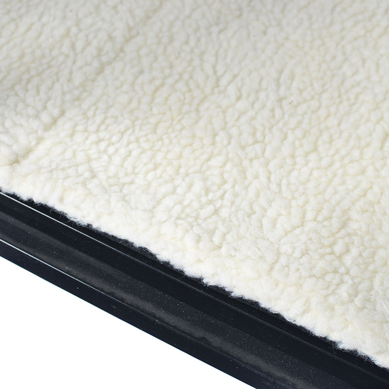 Möbler stil stor trähundbur med hjul och kudde Möbler stil stor trähundbur med hjul och kudde